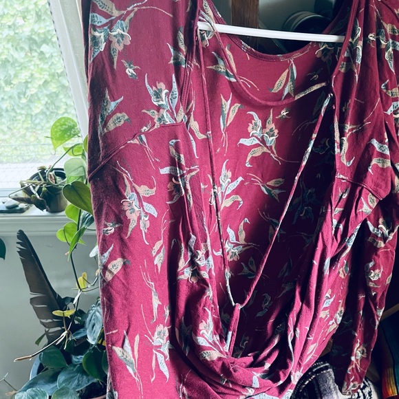 Free People long sleeved patterned maroon top, size large. - Picture 2 of 6